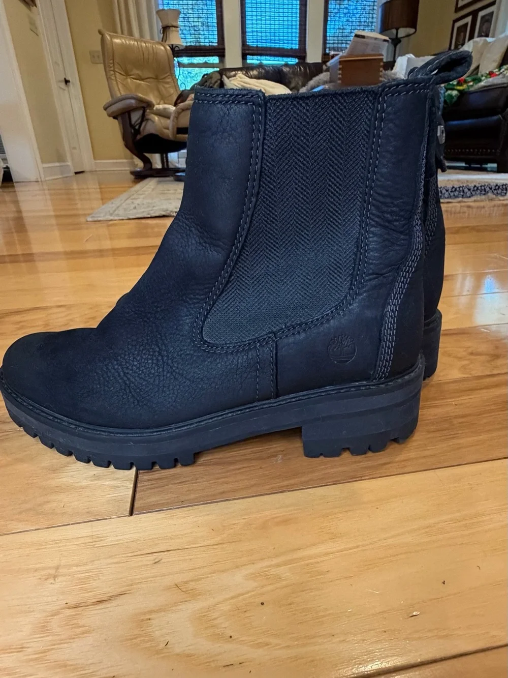 Timberland Courmayeur Valley Black Leather Chelsea Boots Lug Sole Womens Sz 9⁠